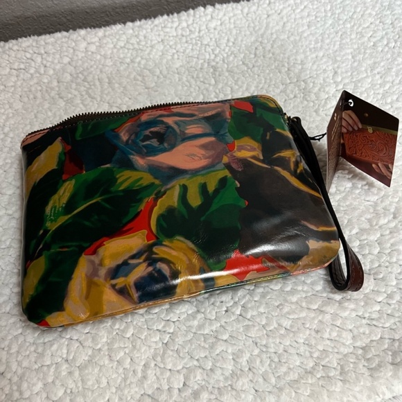 SALE‼️ $50❣️ Patricia Nash~Cassini Winter Bloom wristlet~ New with Tags❣️ - Picture 5 of 10